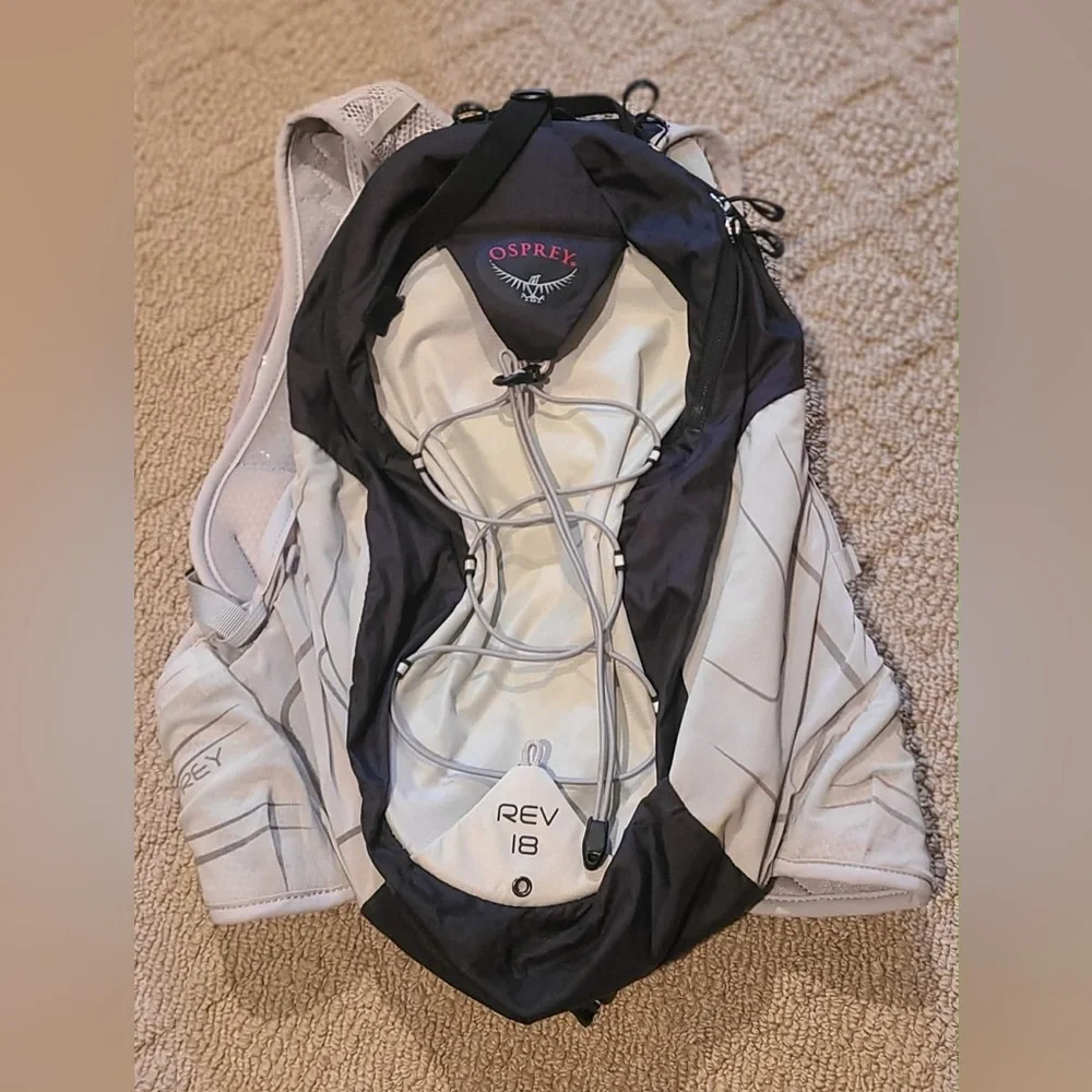 Osprey Rev 18 Men's Hiking Backpack - Black and Gray with 2.5 L bladder
